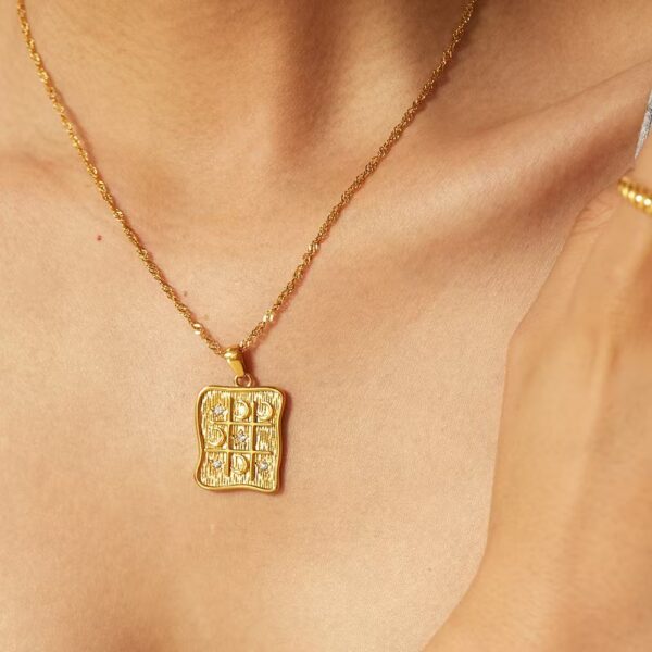 Collier Liora – Acier Inoxydable Éternel